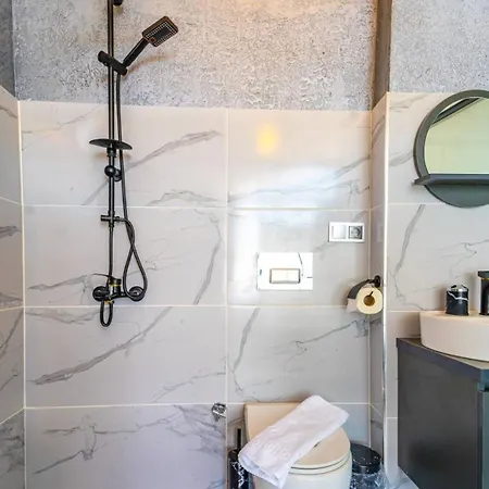 Seaview 2 Bedroom - 9854